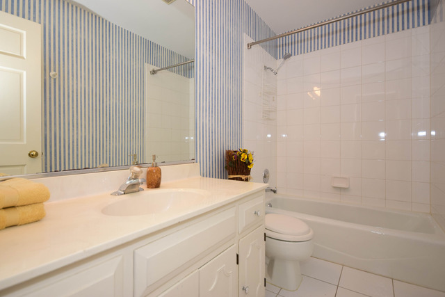 6421 Raleigh Rd, Willowbrook, IL 60527 photo 12