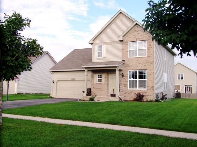 1002 Wilbe St, Plano, IL 60545 photo 1
