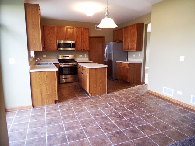 1002 Wilbe St, Plano, IL 60545 photo 11