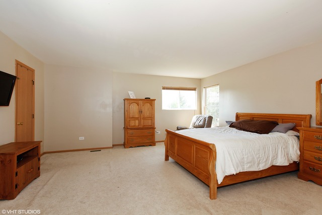 5211 Pine Trails Cir, Plainfield, IL 60586 photo 12