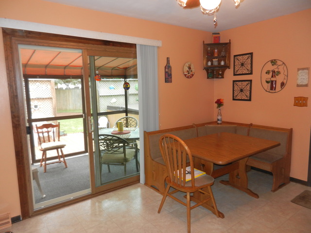 618 W Wegner Rd, Mchenry, IL 60051 photo 8