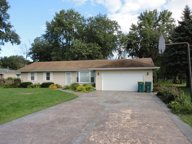 978 W Eureka St, Braidwood, IL 60408 photo 2