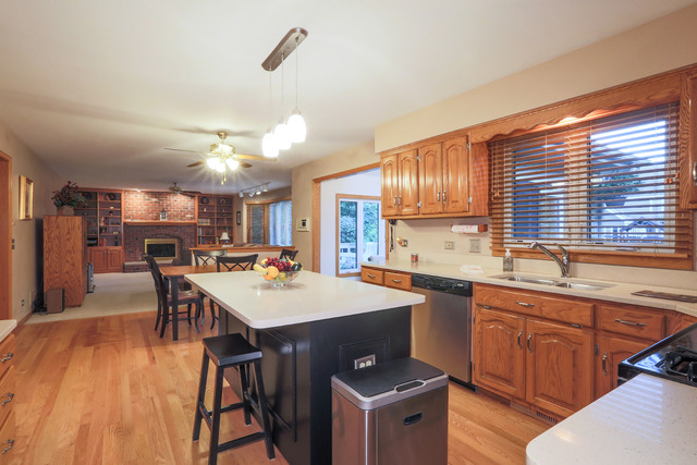 1124 Conan Doyle Rd, Naperville, IL 60564 photo 4
