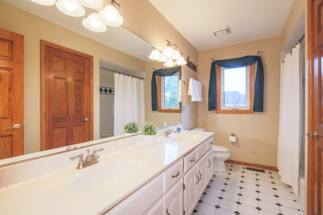 1124 Conan Doyle Rd, Naperville, IL 60564 photo 17