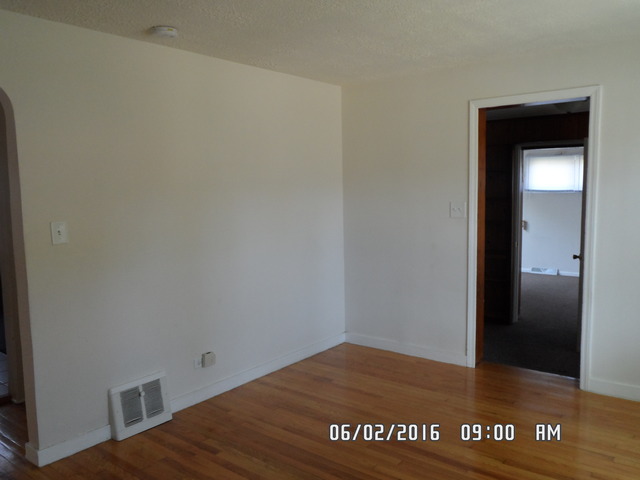651 E 144th St, Dolton, IL 60419 photo 2
