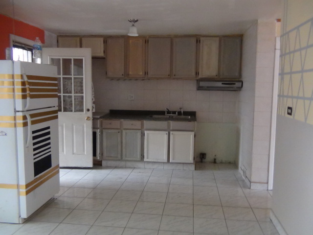 8910 Robin Dr #A, Des Plaines, IL 60016 photo 5