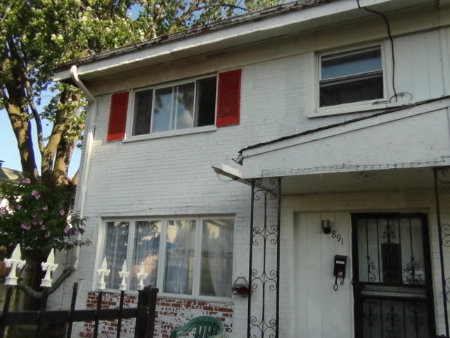 8910 Robin Dr #A, Des Plaines, IL 60016 photo 1