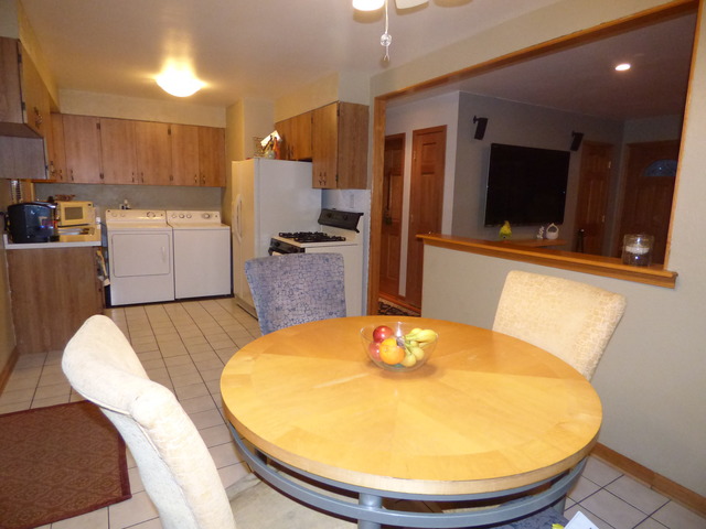 8832 Olympic Dr, Bridgeview, IL 60455 photo 7