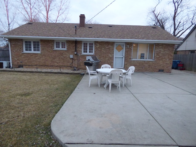 8832 Olympic Dr, Bridgeview, IL 60455 photo 19