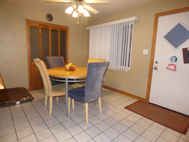 8832 Olympic Dr, Bridgeview, IL 60455 photo 6