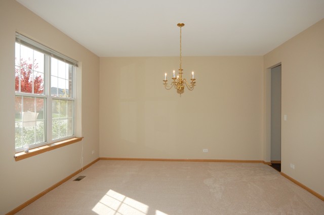 600 Haversham Ave, Elgin, IL 60124 photo 2