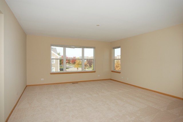 600 Haversham Ave, Elgin, IL 60124 photo 9