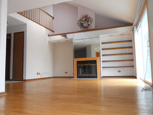 131 E Beech Dr, Schaumburg, IL 60193 photo 5