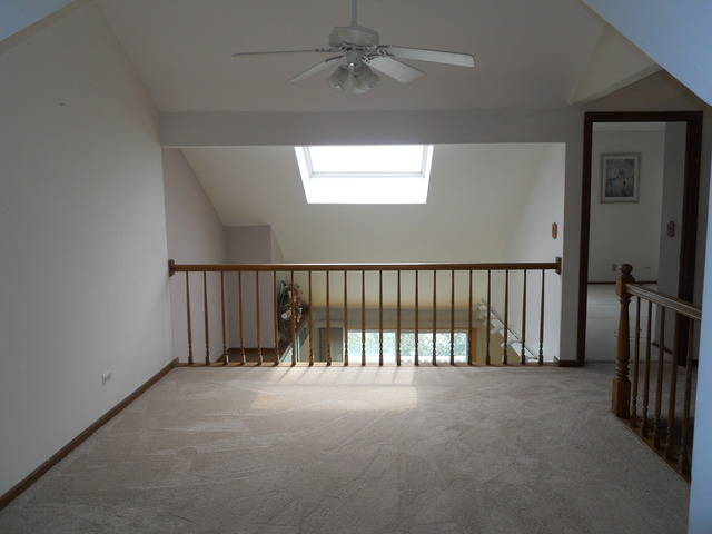 131 E Beech Dr, Schaumburg, IL 60193 photo 11