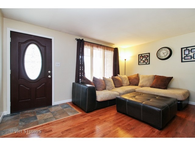 899 Pheasant Dr, Bradley, IL 60915 photo 2