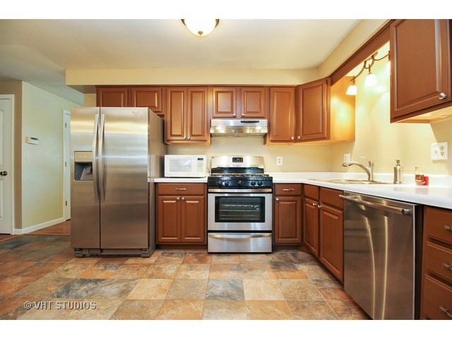 899 Pheasant Dr, Bradley, IL 60915 photo 3