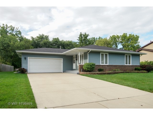 203 Mayer Ave, Wheeling, IL 60090 photo 1