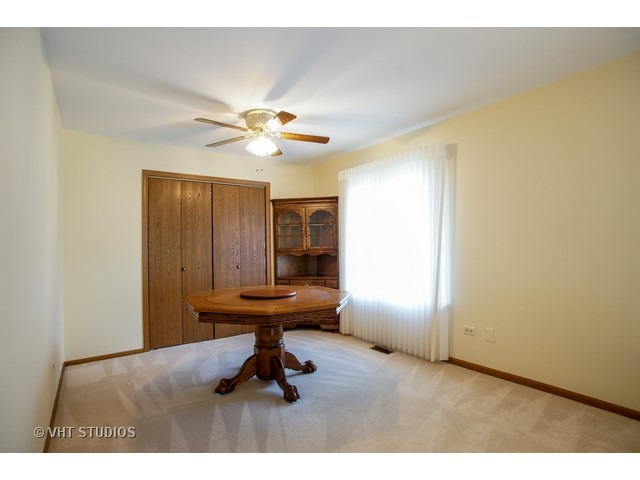 203 Mayer Ave, Wheeling, IL 60090 photo 4