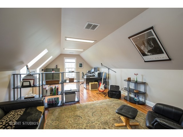 611 Bluffs Edge Dr, Mchenry, IL 60051 photo 9