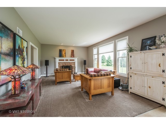 611 Bluffs Edge Dr, Mchenry, IL 60051 photo 5