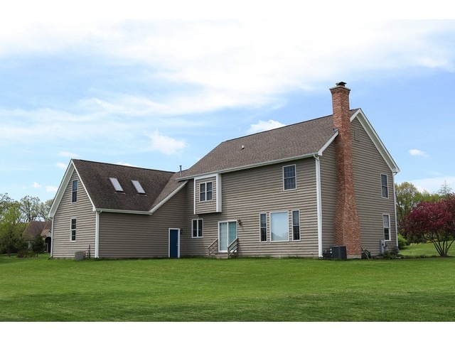 611 Bluffs Edge Dr, Mchenry, IL 60051 photo 14
