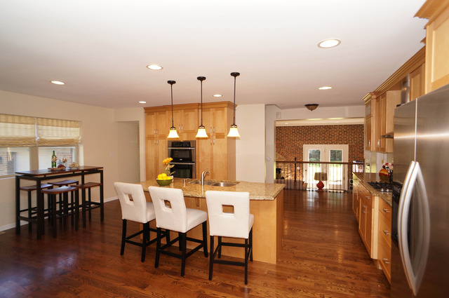 1091 E Algonquin Rd, Des Plaines, IL 60016 photo 2