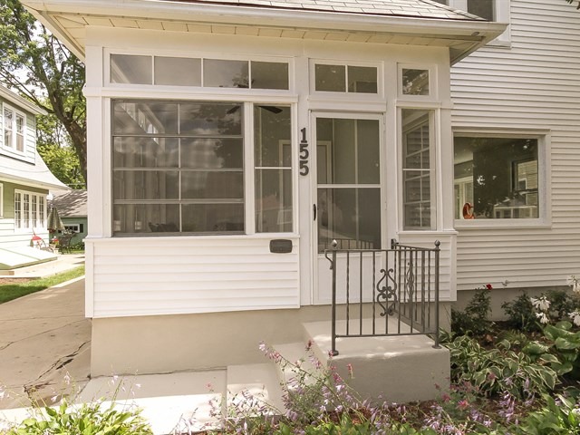 155 S Melrose Ave, Elgin, IL 60123 photo 2