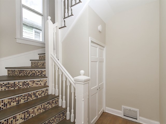 155 S Melrose Ave, Elgin, IL 60123 photo 3