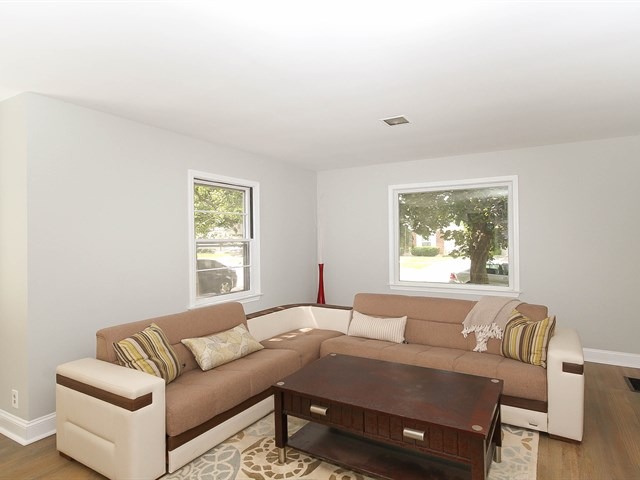 155 S Melrose Ave, Elgin, IL 60123 photo 5