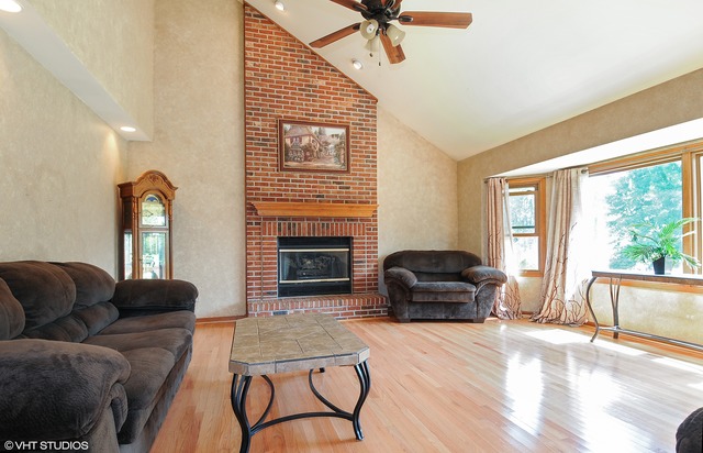 5000 Saint Andrews Dr, Plainfield, IL 60586 photo 3