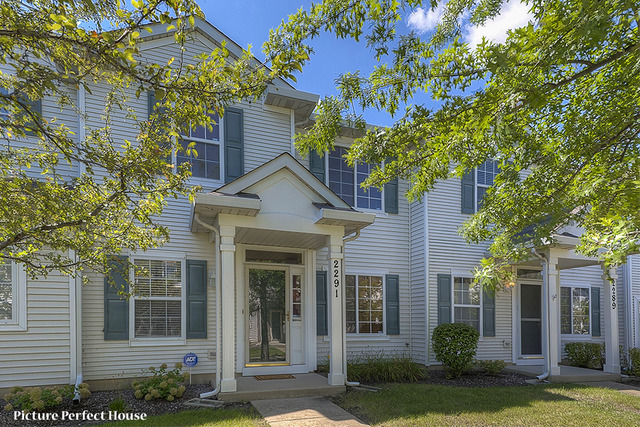 2291 Reflections Dr, Aurora, IL 60502 photo 1