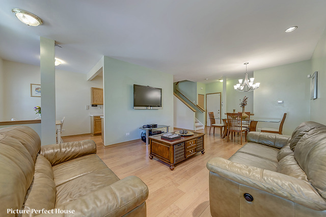 2291 Reflections Dr, Aurora, IL 60502 photo 3