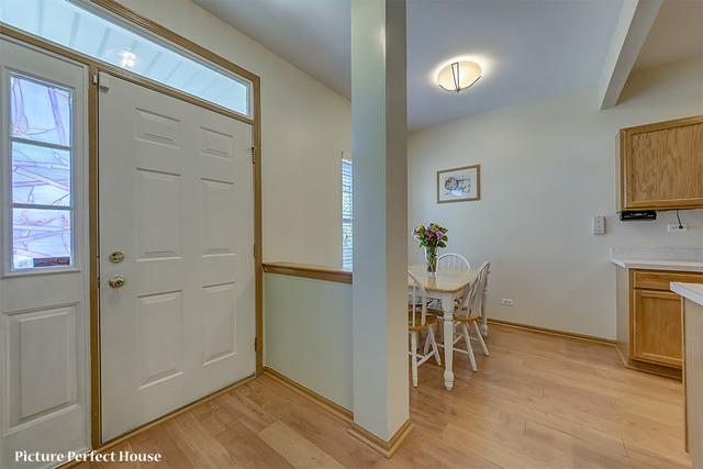 2291 Reflections Dr, Aurora, IL 60502 photo 2