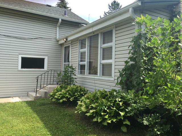 711 Forest Edge Ln, Des Plaines, IL 60016 photo 2