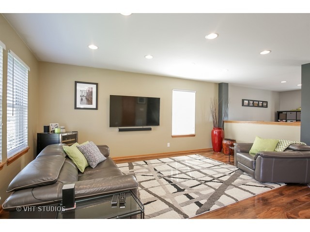 648 Settlement Dr, Maple Park, IL 60151 photo 2