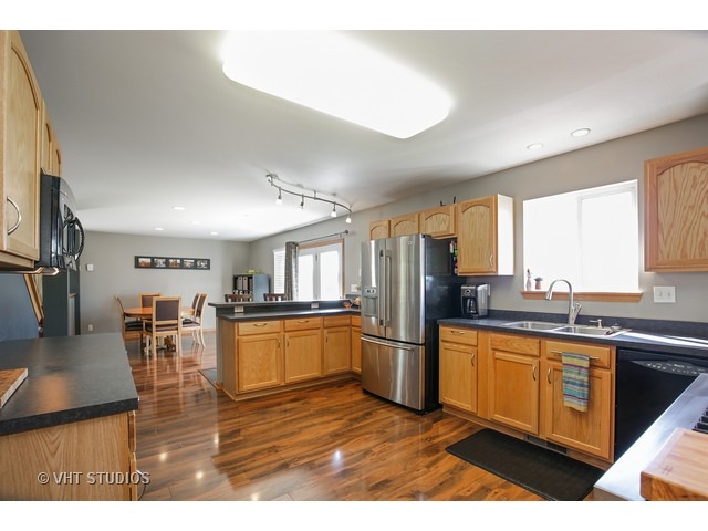 648 Settlement Dr, Maple Park, IL 60151 photo 5