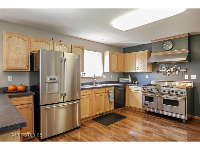 648 Settlement Dr, Maple Park, IL 60151 photo 4