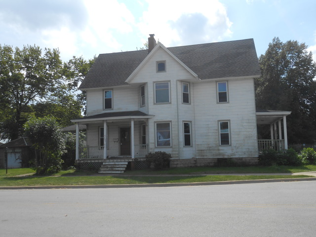 305 E North St, Morris, IL 60450 photo 2