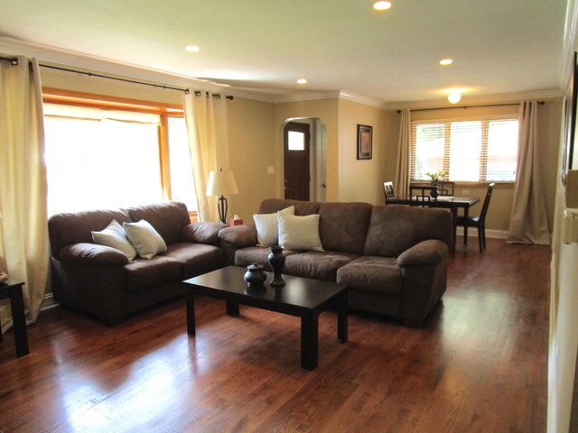 415 S Cherry St, Itasca, IL 60143 photo 3
