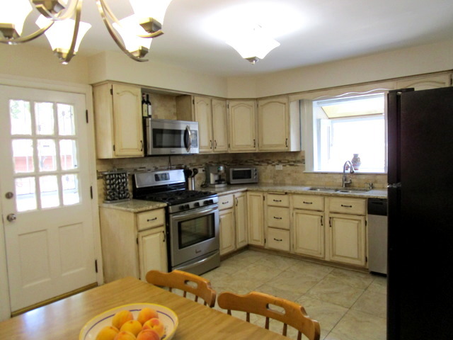 415 S Cherry St, Itasca, IL 60143 photo 5