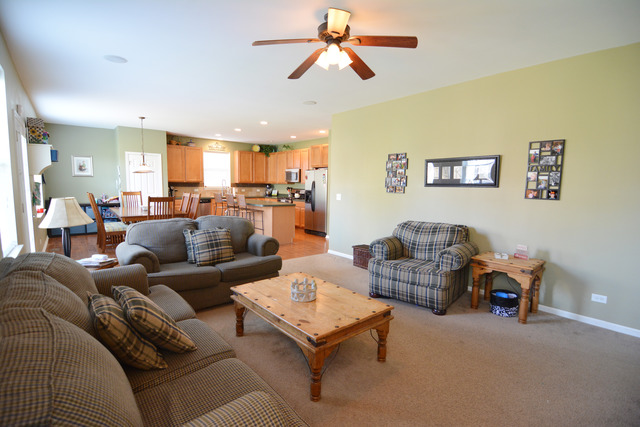 457 Mooresfield St, Elgin, IL 60124 photo 8