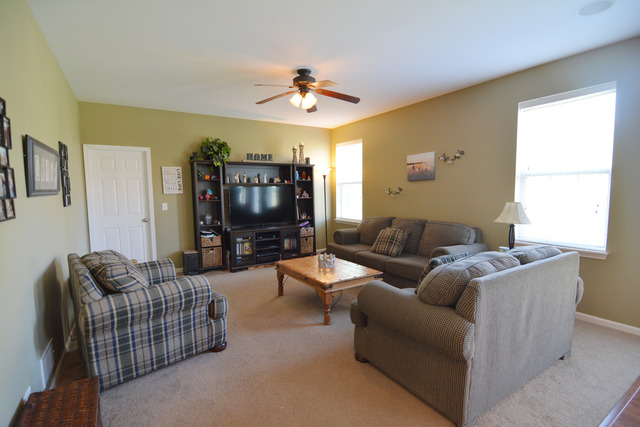 457 Mooresfield St, Elgin, IL 60124 photo 7