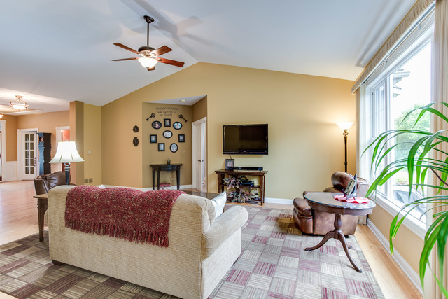 1455 Jason Ct, Bartlett, IL 60103 photo 4