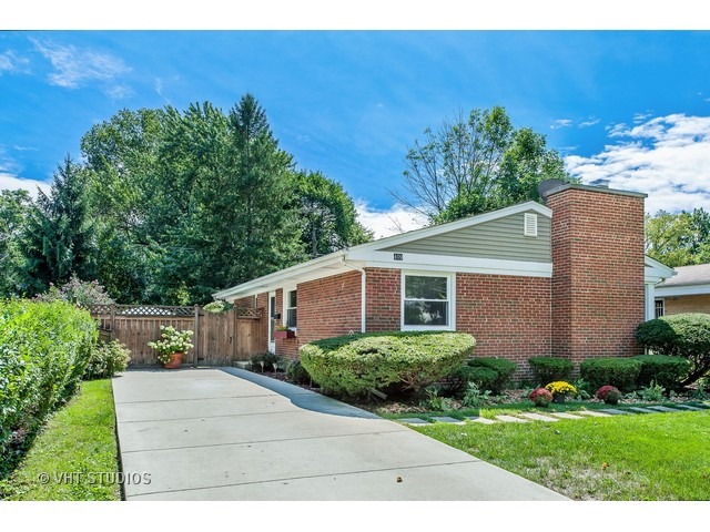 409 Glenview Rd, Glenview, IL 60025 photo 2