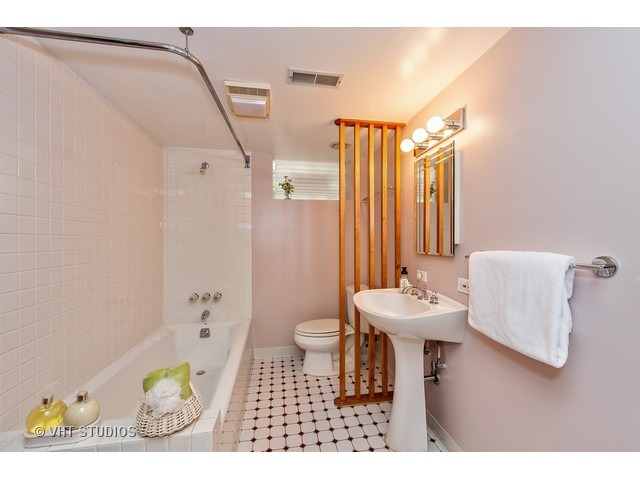 409 Glenview Rd, Glenview, IL 60025 photo 17