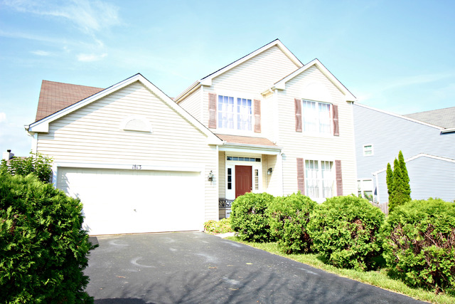 1813 Crestview Dr, Plainfield, IL 60586 photo 2