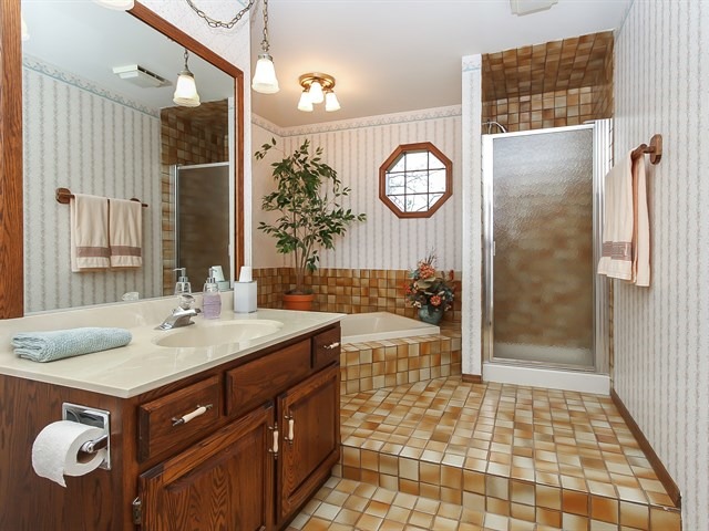 131 Will Scarlett Ln, Elgin, IL 60120 photo 16