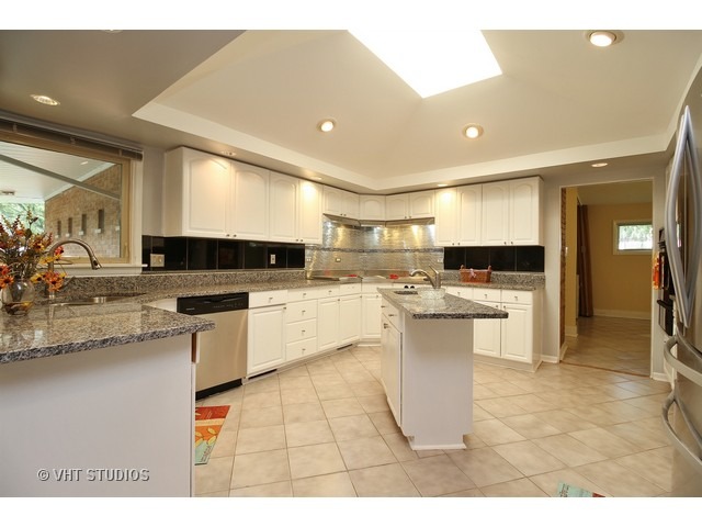 648 Brookwood Dr, Olympia Fields, IL 60461 photo 3