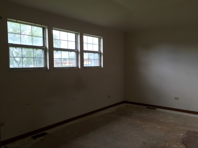 134 Willow Rd, Matteson, IL 60443 photo 5