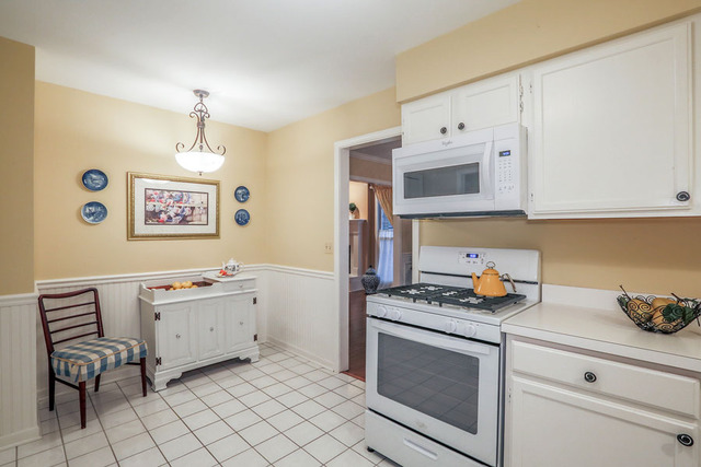 633 Windham Ln, Naperville, IL 60563 photo 9